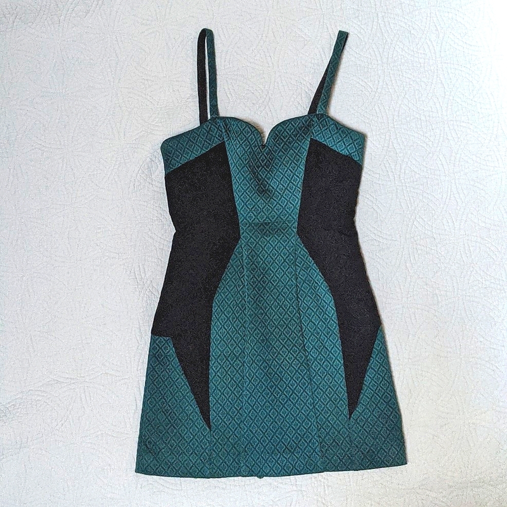 ALLSAINTS Aura Mini Dress ☆ﾟ.*･｡ﾟ